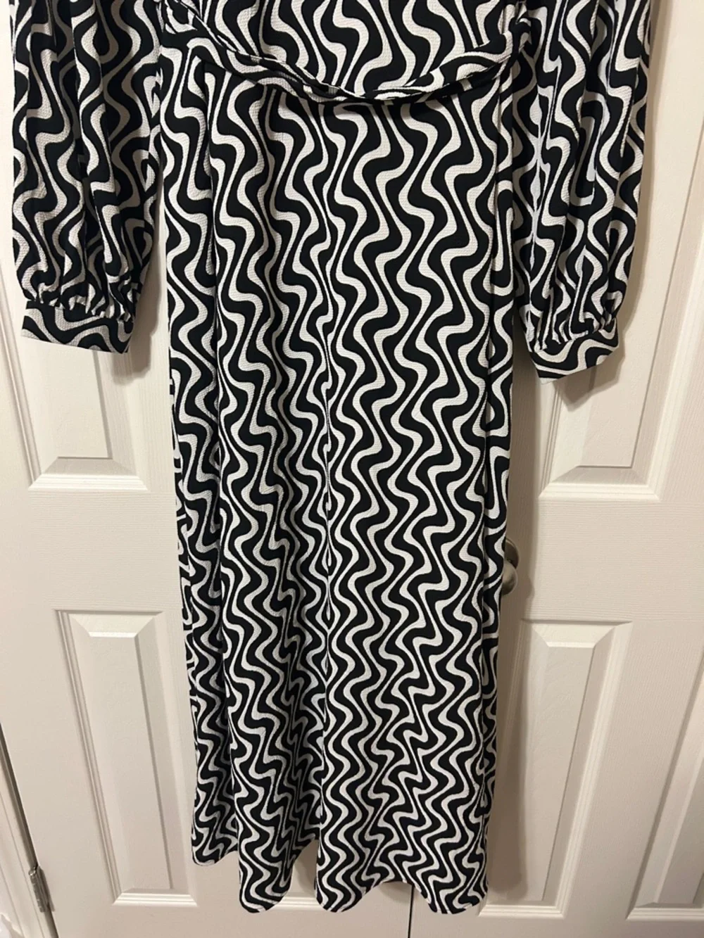 ASOS Curve Black & White Maxi Dress 20 - Picture 3 of 7